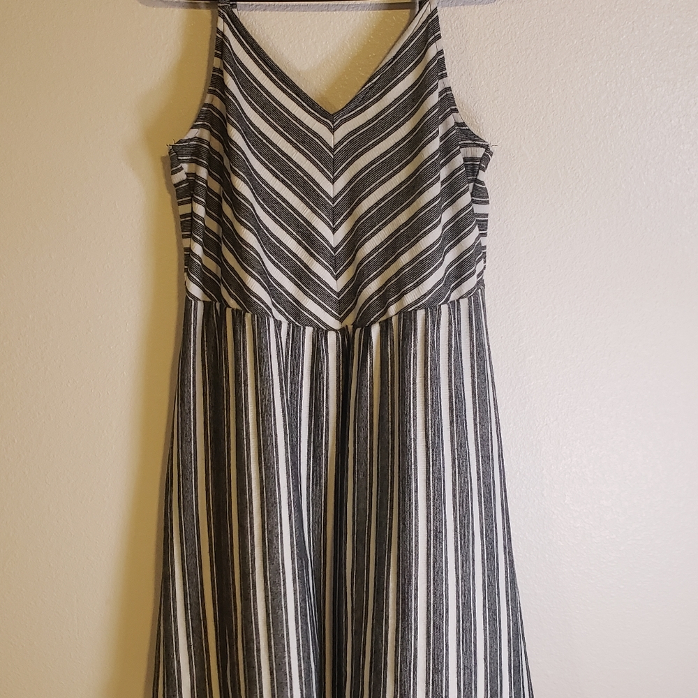 Universal Thread B&W striped dress